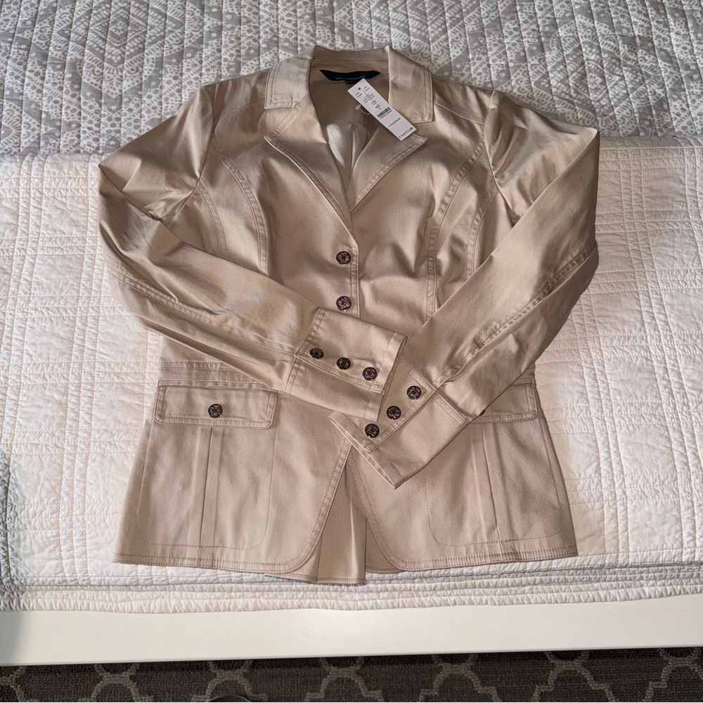 White House Black Market khaki blazer 4